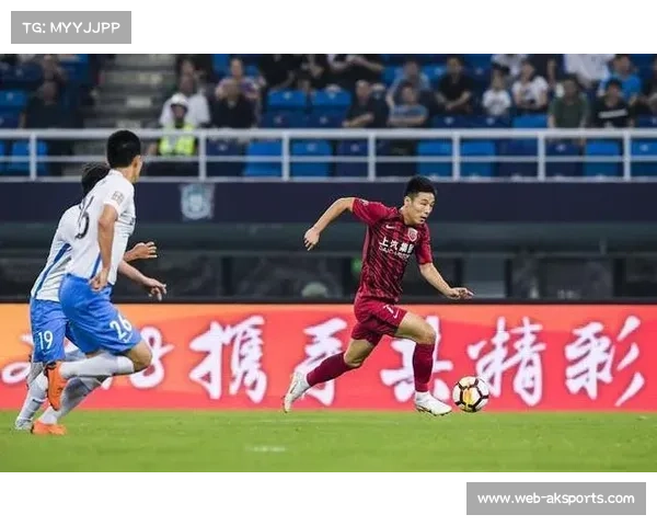 金华金超联赛东阳队0-1负义乌队，赛尔克头球绝杀瞬间